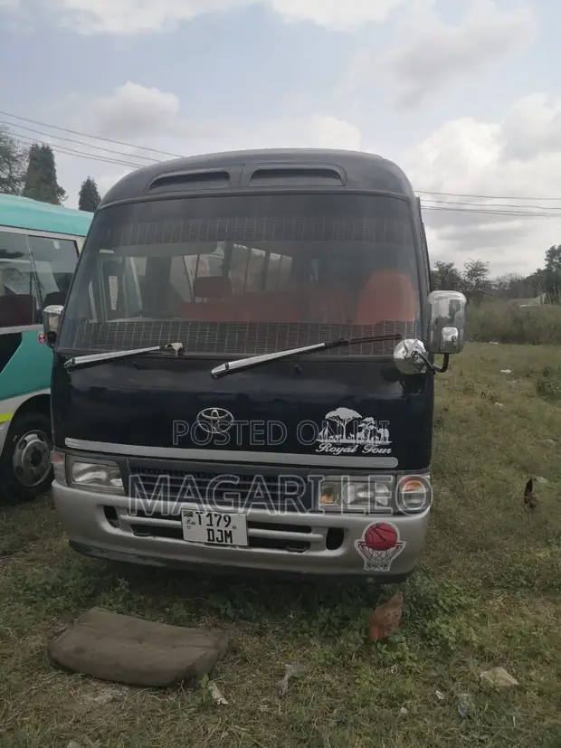 Toyota Coaster 2004 Black - 1