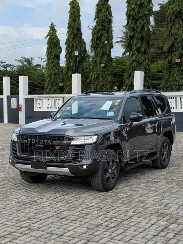 2024 Toyota Land Cruiser GR Sport - 1