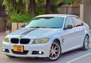 BMW 3 Series 2011 Nyeupe