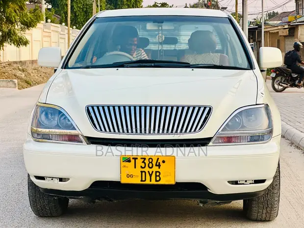Toyota Harrier 2.2 16V 2001 White - 1