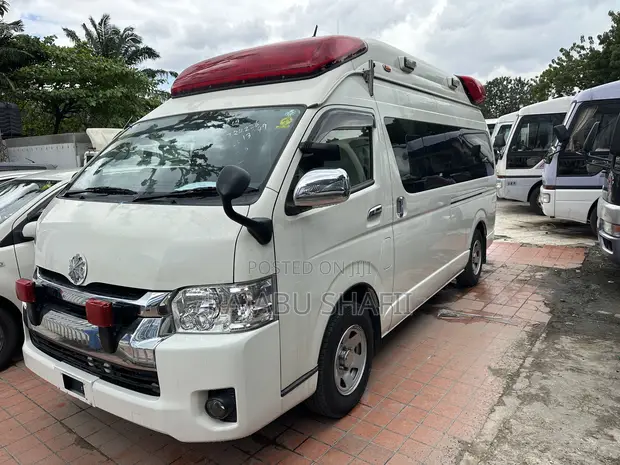 Toyota Quantum 2012 White - 1