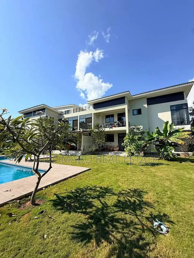 Furnished 1-Bedroom Apartment for Rent in Oyster Bay - 1
