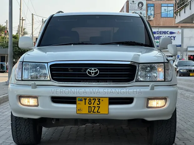 Toyota Land Cruiser Prado 2006 White - 1