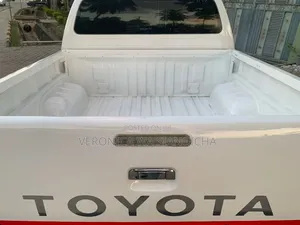 Toyota Hilux Double Cabin 2011