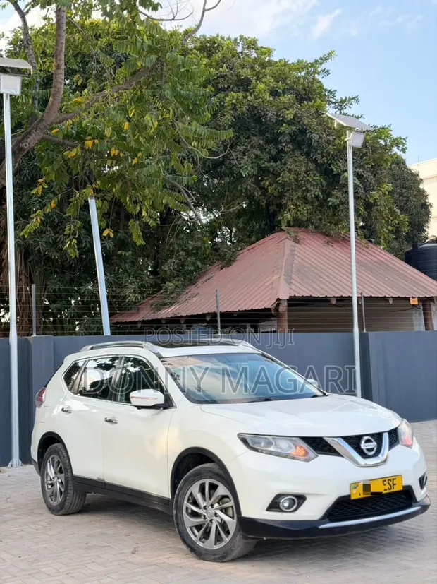 Nissan X-Trail 2016 White - 1
