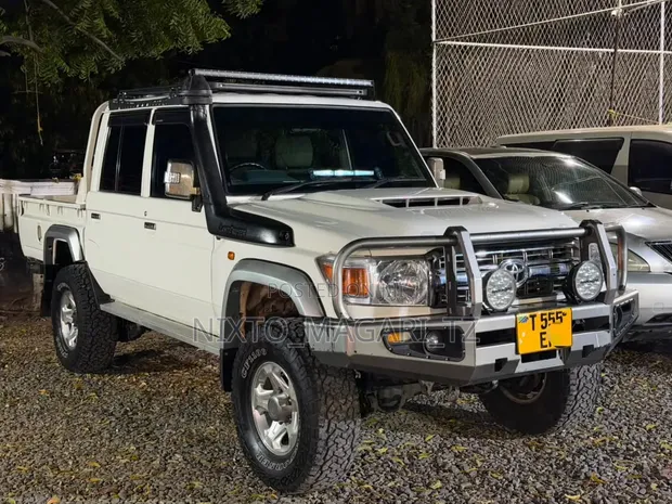 2017 Toyota Land Cruiser Double Cabin - 1