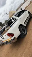 Toyota Hilux Revo 2019 White - 2