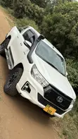 Toyota Hilux Revo 2019 White - 4