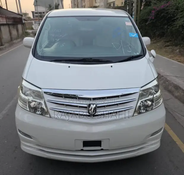 Toyota Alphard 2.4 Petrol AWD 2007 White - 1