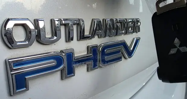 Mitsubishi Outlander 2.0 PHEV AWD 2016 White - 1