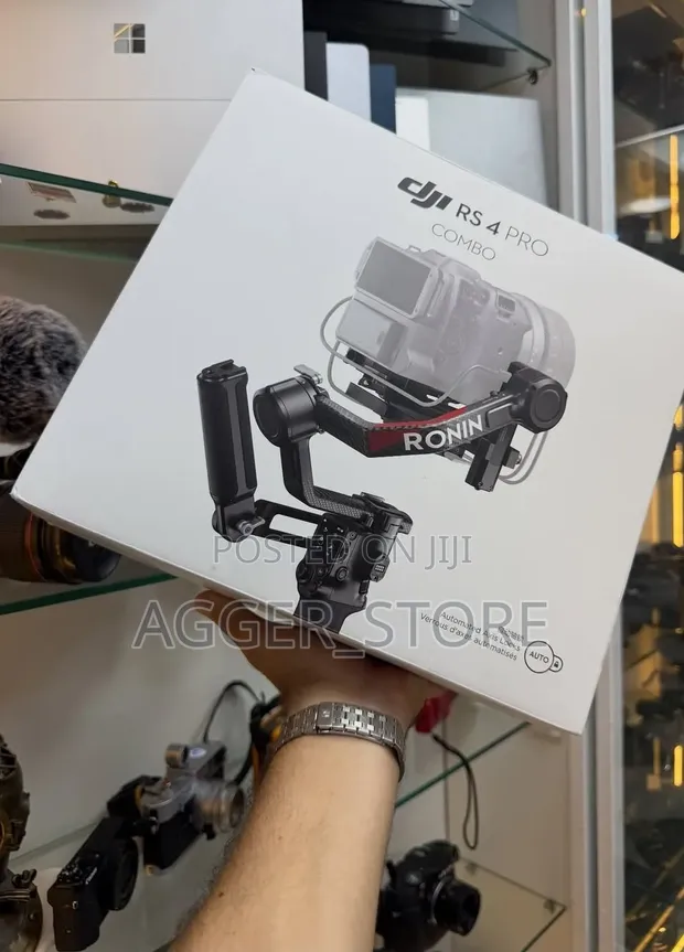 DJI RS 4 Pro Combo 3-Axis Camera Gimbal Stabilizer - 1