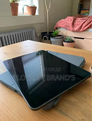 Apple iPad Air 5 (2022) 64GB 5G Mpya