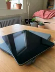 New Apple iPad Air 5 (2022) 64GB 5G - 1