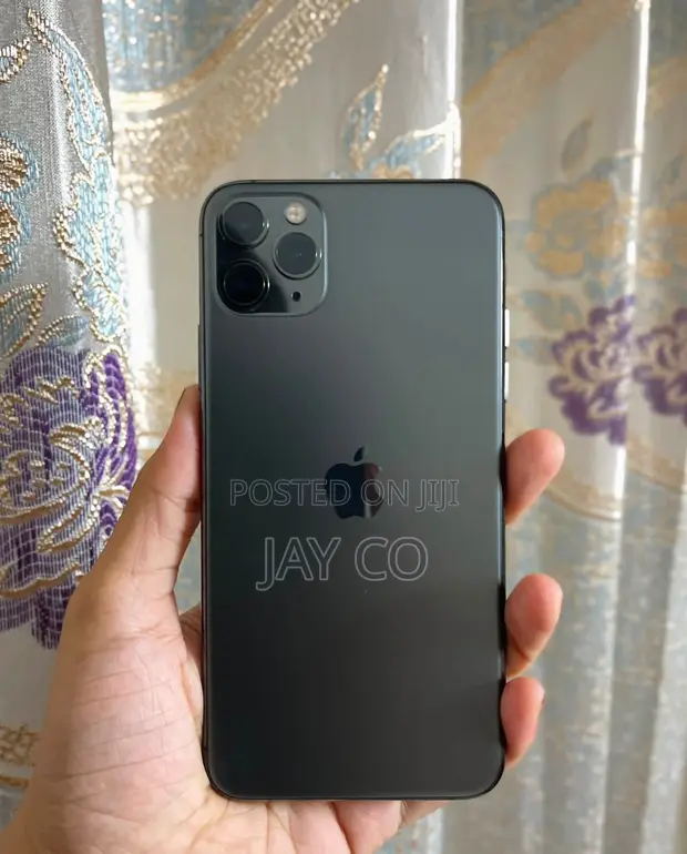 Apple iPhone 11 Pro Max 256GB Kijivu - 1