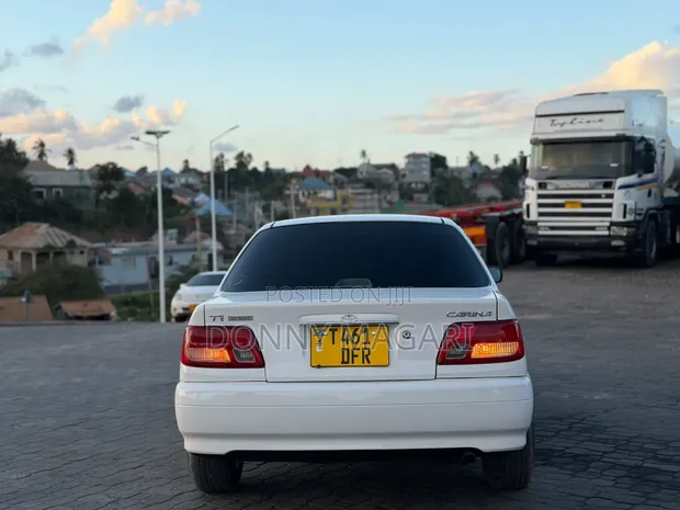 Toyota Carina 2001 White - 1