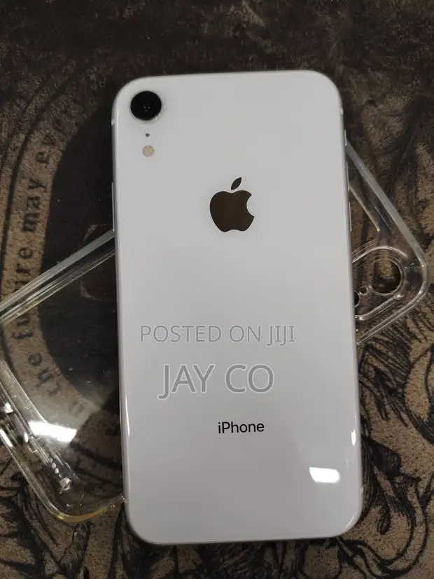 Apple iPhone XR 128GB White - 1