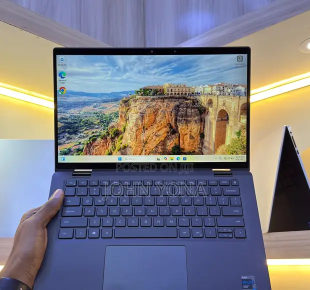 Dell Latitude 7420 Laptop 2-in-1: i7, 32GB RAM, 512GB SSD - 1