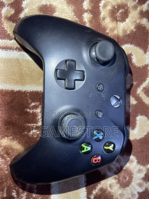 Xbox One Controller - 1