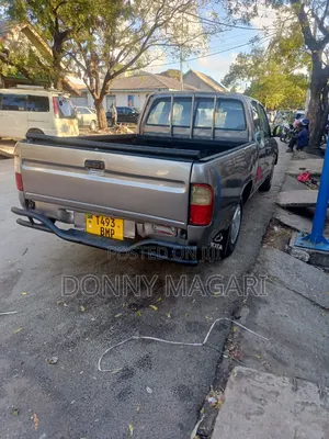 Toyota Hilux 2.5 Cab Pickup 2005 Grey
