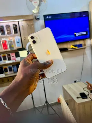 Apple iPhone 11 64GB Gold