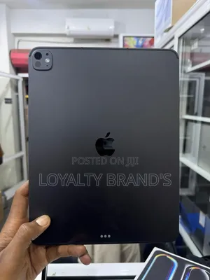 New Apple iPad Pro 13-inch (2025) 512GB