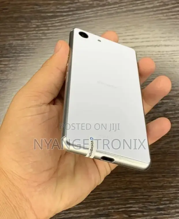 Sony Xperia Ace 64GB White - 1
