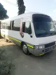 Toyota Coaster 2004 Nyeupe - 3