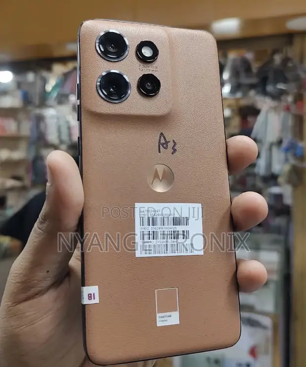 Motorola Edge 50 Neo 256GB Bronze - 1