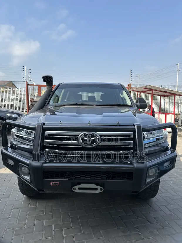 Toyota Land Cruiser 4.5 V8 VXR 2019 Gray - 1