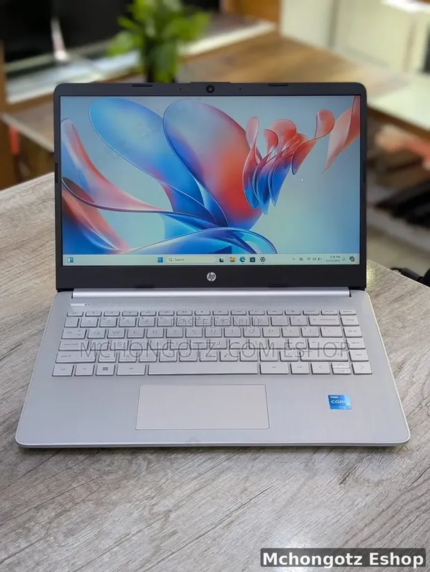 HP Laptop 14s 8GB RAM Intel Core i3 SSD 256GB - 1