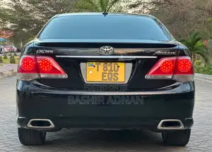 Toyota Crown Athlete 2011 Black