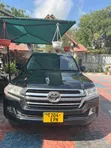 Toyota Land Cruiser V8 2019 Black - 1