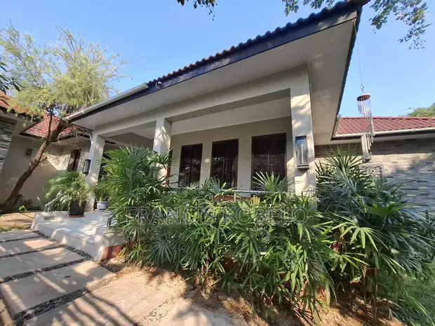 Furnished 4-Bedroom Villa for Rent in Oyster Bay - 1