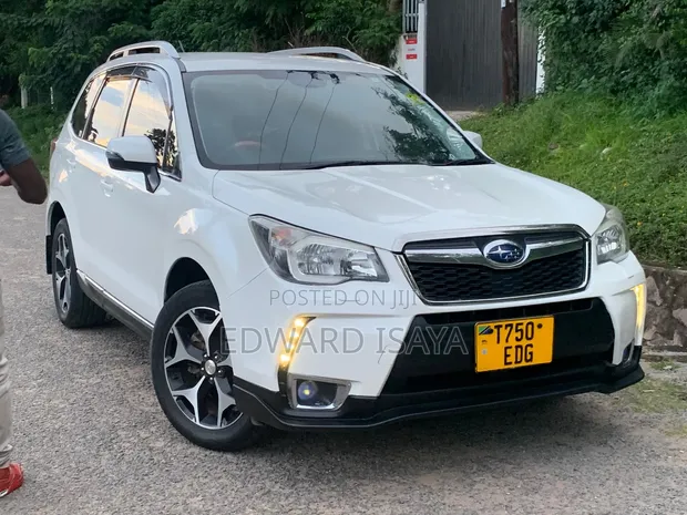 Subaru Forester 2013 White - 1