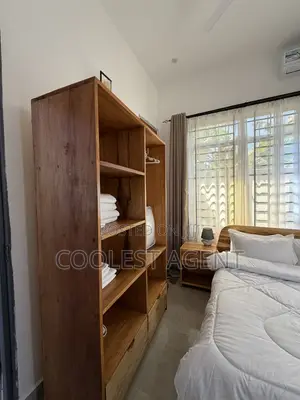 Furnished 1-Bedroom Apartment in Oyster Bay for Rent