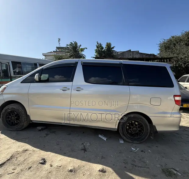 Toyota Alphard 2005 Silver - 1