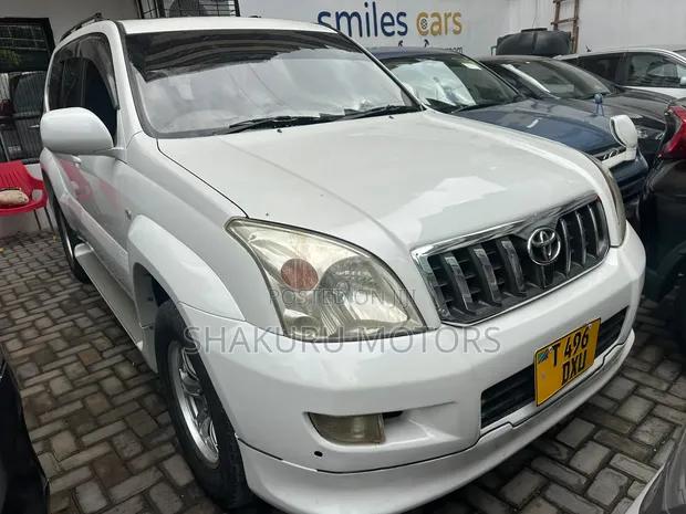 Toyota Land Cruiser Prado 2005 - Pearl White - 1