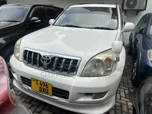 Toyota Land Cruiser Prado 2005 - Pearl White