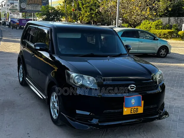 Toyota Corolla Rumion 2009 Black - 1