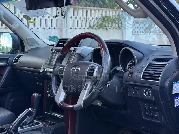 Toyota Land Cruiser Prado 2015 Black - 1