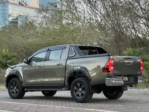 Toyota Hilux 2023 Double Cabin