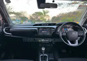Toyota Hilux 2023 Double Cabin