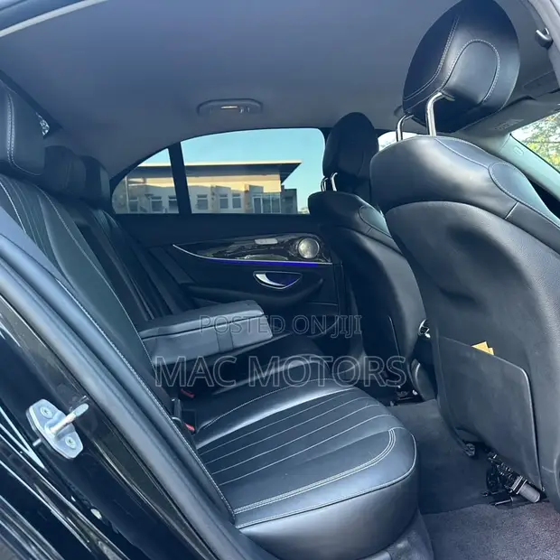 Mercedes-Benz E400 4Matic 2016 Black - 1