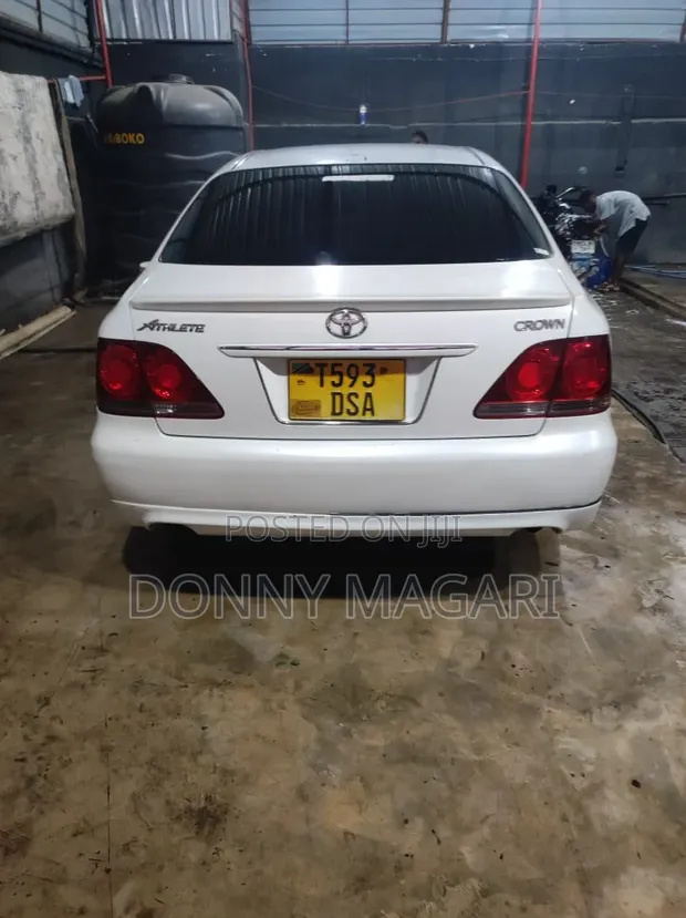 Toyota Crown Athlete 2006 White - 1