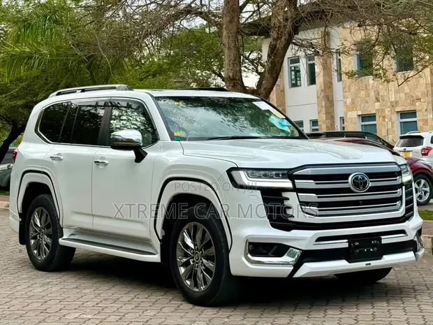 Toyota Land Cruiser LC300 ZX Petrol 2024 - 1