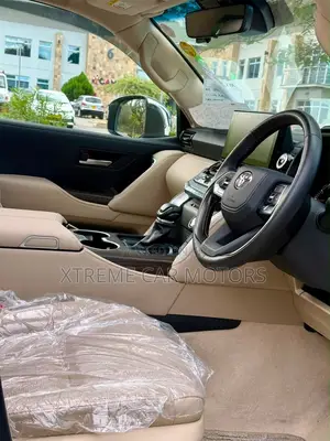 Toyota Land Cruiser LC300 ZX Petrol 2024