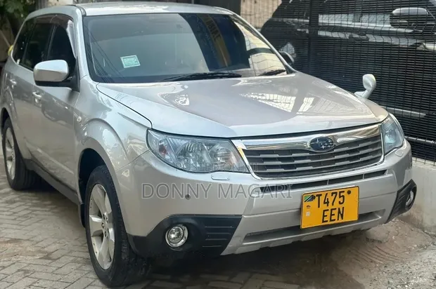 Subaru Forester 2008 Silver - 1