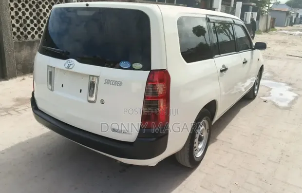 Toyota Probox 2006 White - 1