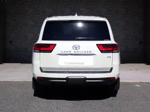 New Toyota Land Cruiser LC300 VX 2024 Pearl