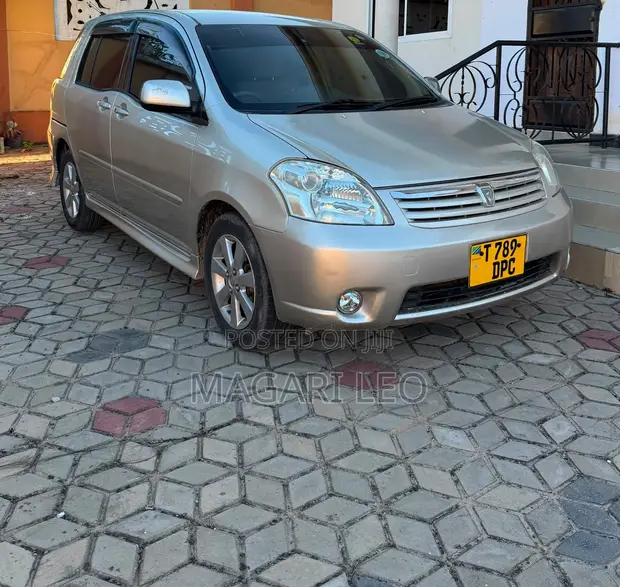 Toyota Raum 1.5 FWD 2005 Beige - 1